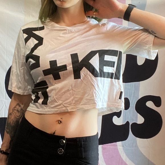 Kendall & Kylie Cropped Shirt - Picture 2 of 7